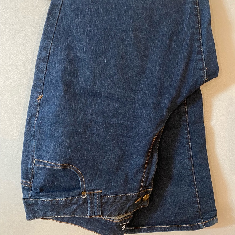 Old Navy Genius Fit Slim Boot Cut Jean